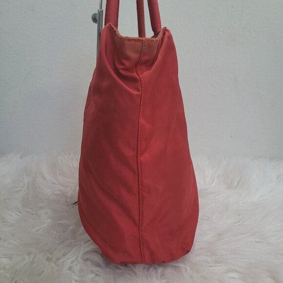 Prada red nylon triangle logo city tote bag - Picture 3 of 14